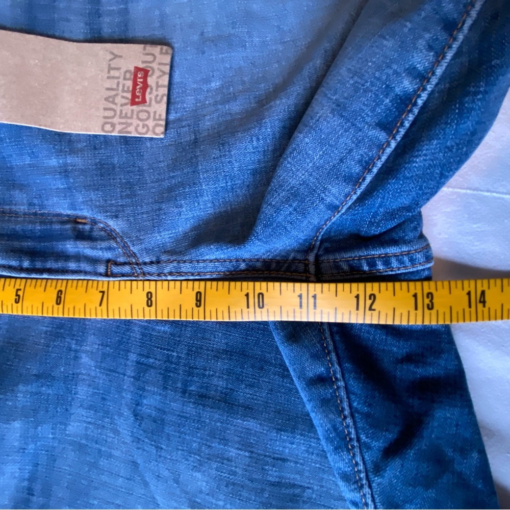 Levi's Women's Classic Blue Bermudas Size 16 - Picture 6 of 7